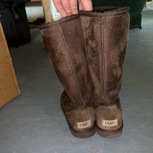 Tall mocha brown Ugg’s